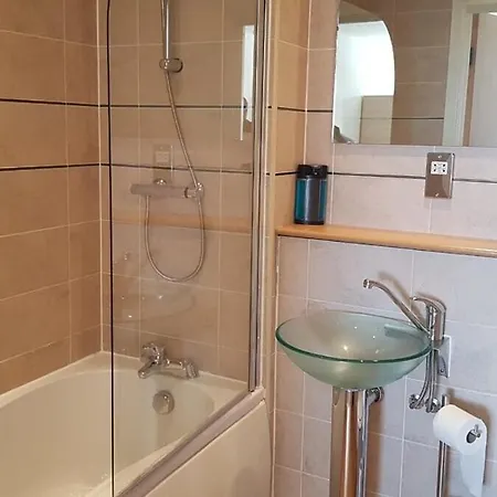 Kcs With Balcony/parking * Birmingham
