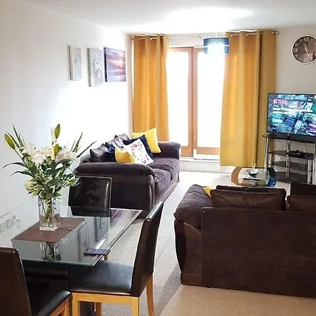 Kcs With Balcony/parking Apartment