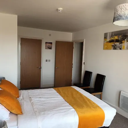Kcs With Balcony/parking Apartment